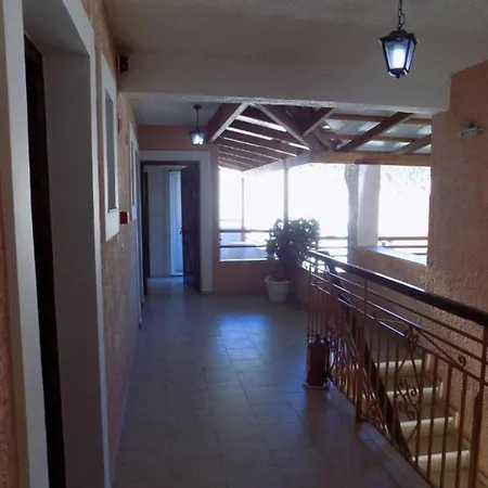 Afrodite 16 Spacious Apartment *